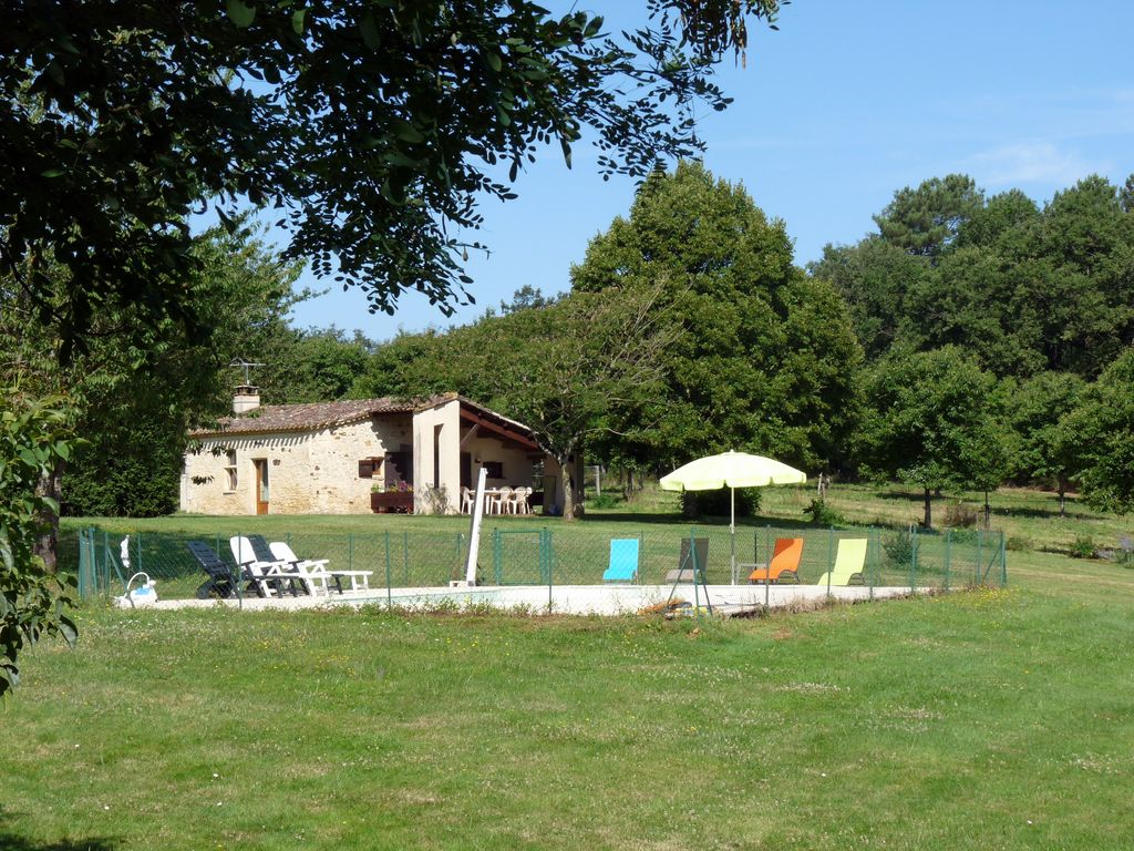 Gîte 5 personnes avec piscine entre Dordogne et Périgord : les Petites Ecuries